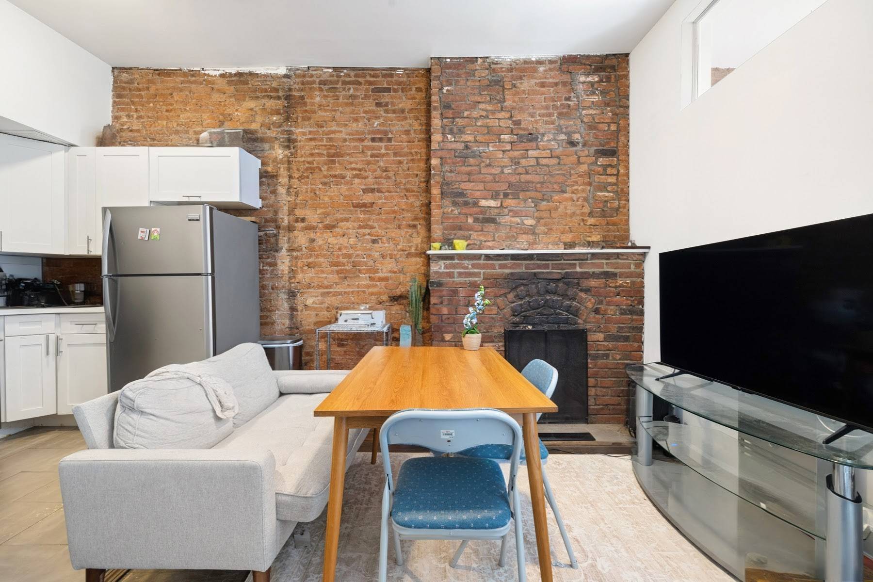 309 w 29th 2f is in a 2 bedroom in a classic walkup building equipped with a virtual doorman system.