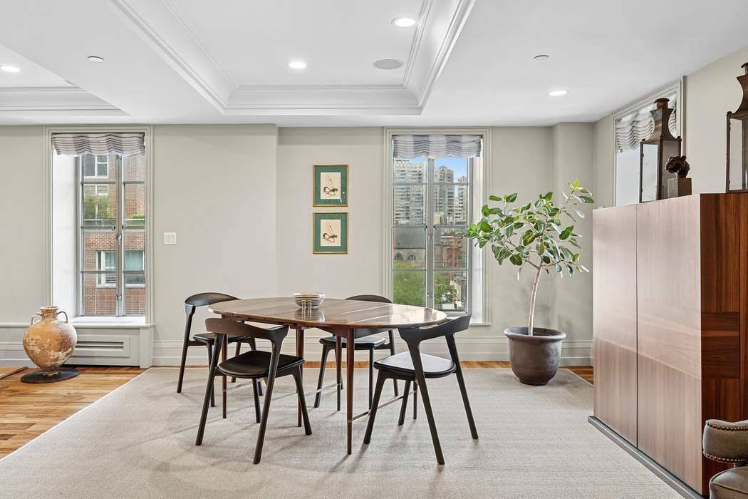 I d love to introduce you to Residence 11C at The Barbizon, located at 140 East 63rd Street a gracious and impeccably maintained three bedroom, three bathroom home situated within ...