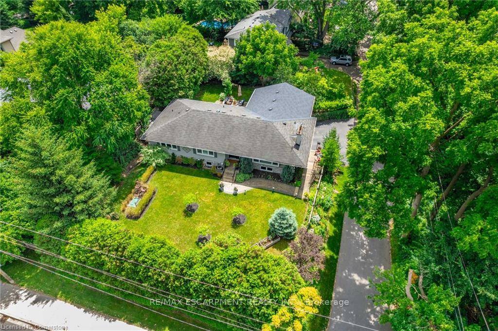 Exceptional opportunity on the prestigious south side of Lakeshore Road, right next to the iconic Palette Mansion.