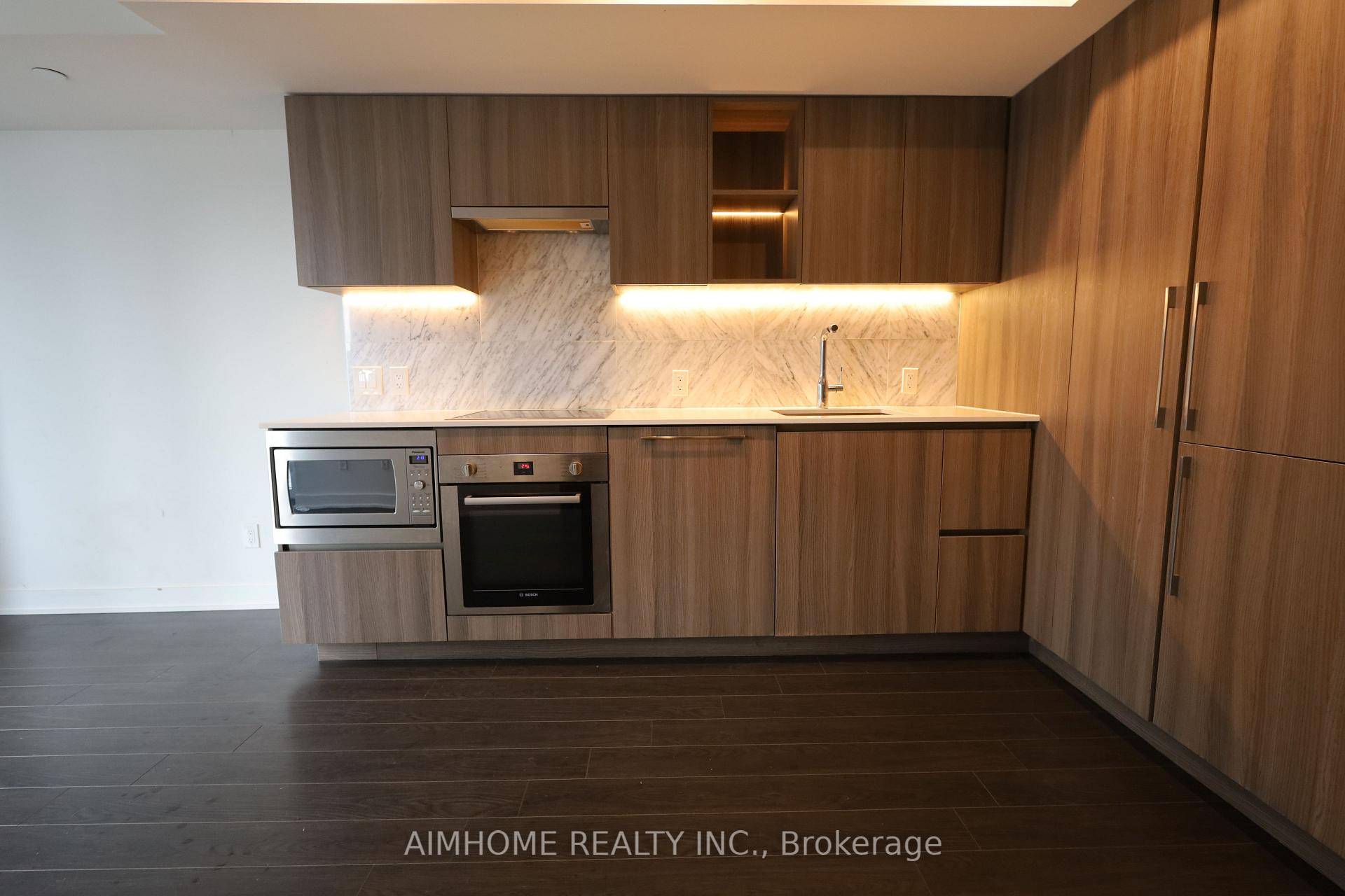 Luxury Living In The Heart Of Downtown Harbourfront with perfect mix of urban convenience and luxury.
