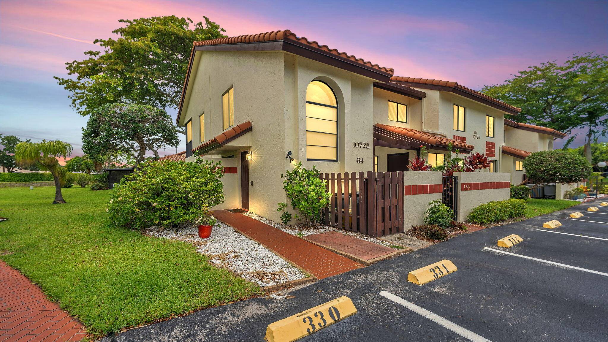 Price Reduction w Motivated Seller !