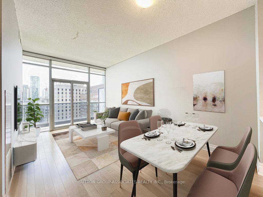 This bright and beautifully maintained south facing 1 bedroom den condo offers 613 sq.