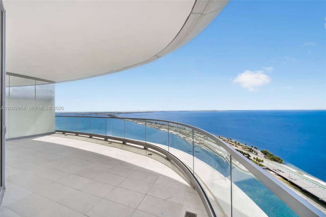 The best line at UNA Residences, South Brickell s first new luxury waterfront condominium in over two decades.