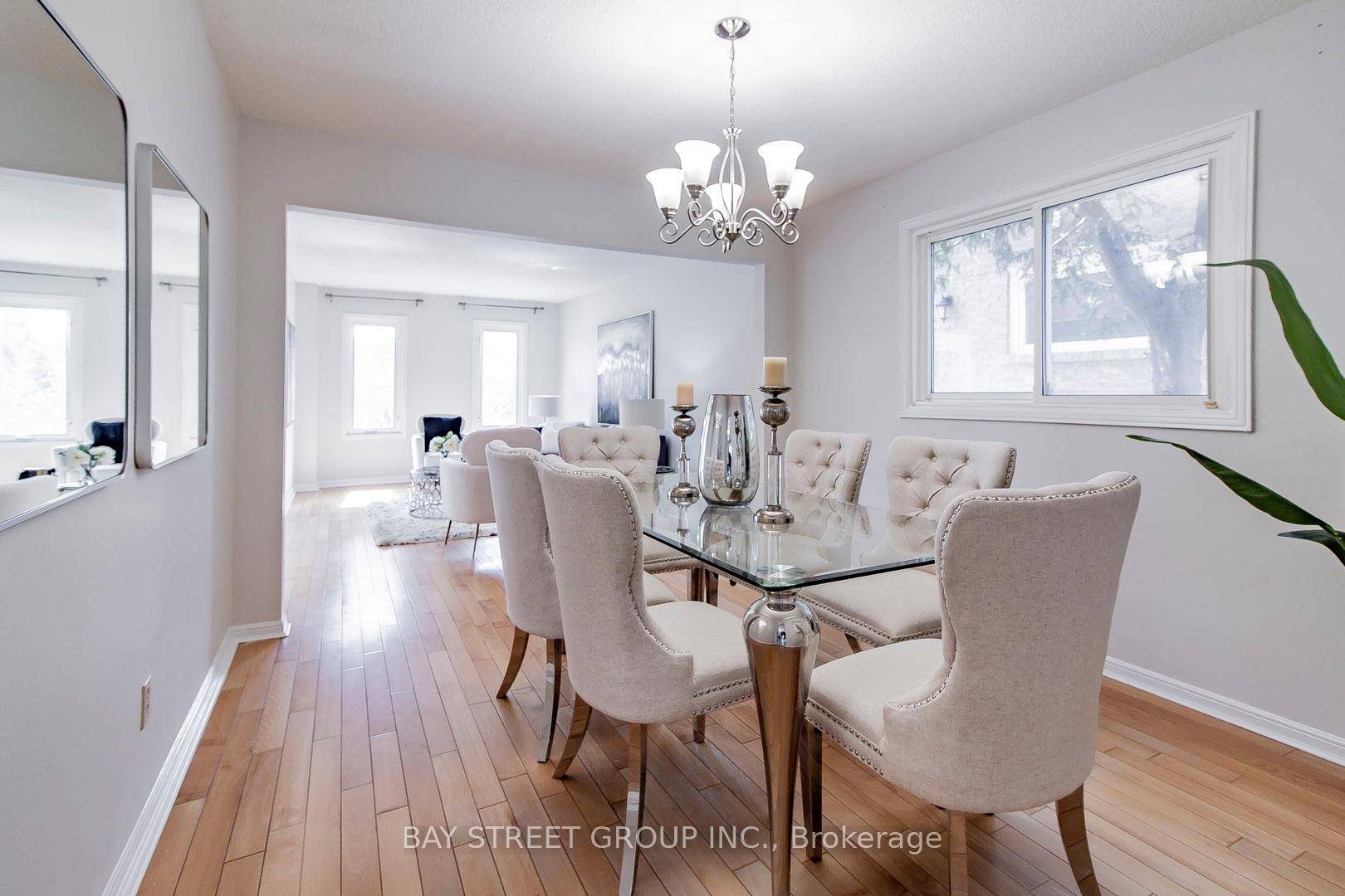 Stunning 2 storey, 4 1 bedroom home, lovingly maintained and upgraded by its owners !