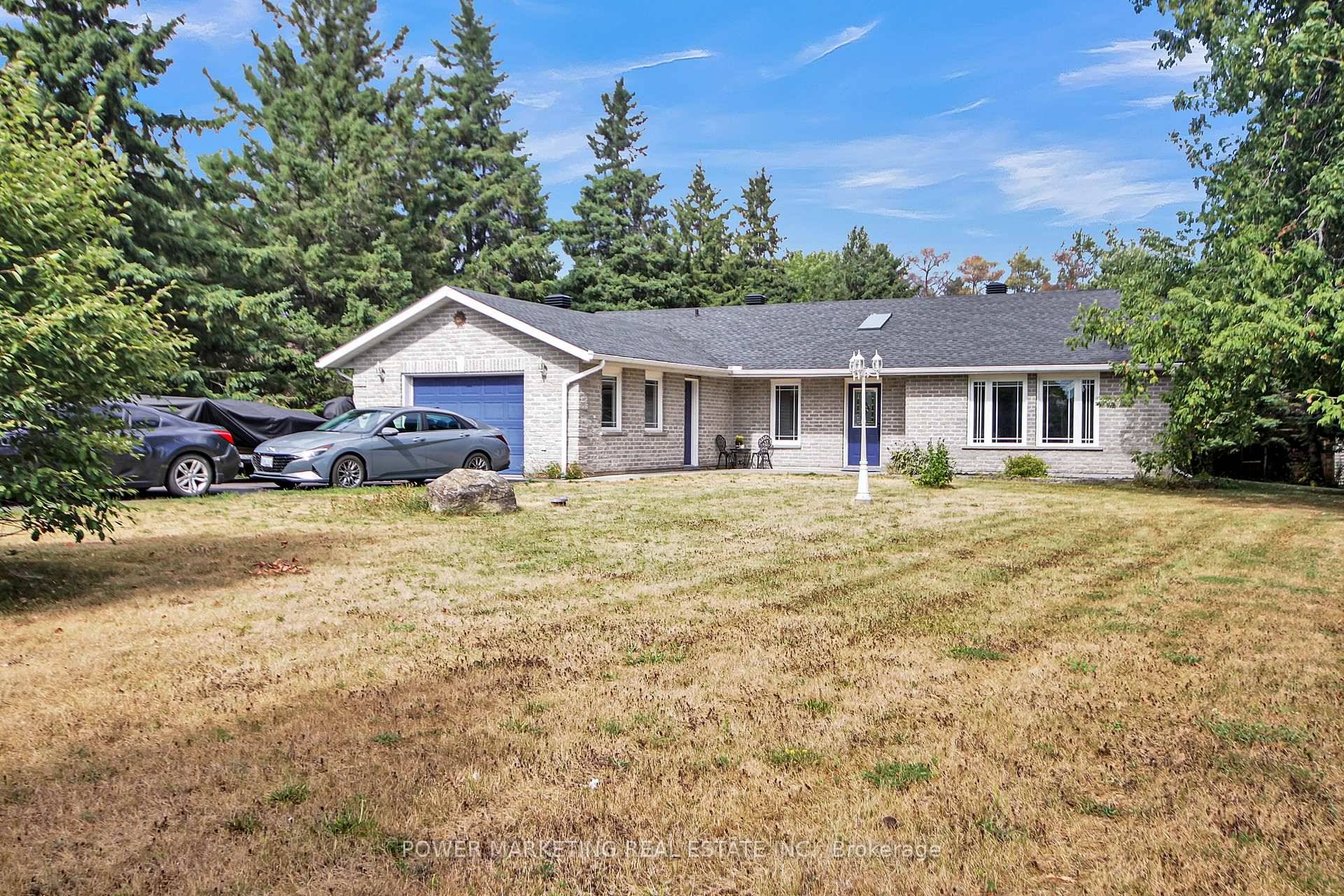 This 3 bdrm BUNGALOW in GREELY is a short drive to Emerald Links Golf Course, Rideau Carleton Casino, Orchard View Event Center, and is close to restaurants, parks, schools, and ...