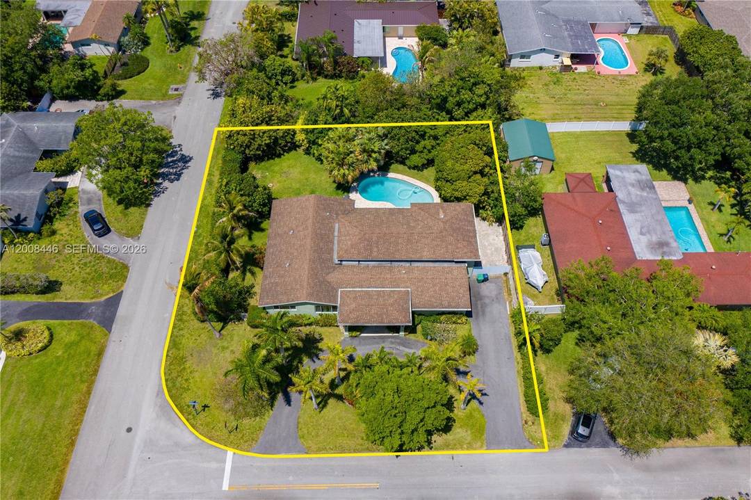 Rare opportunity in North Palmetto Bay !