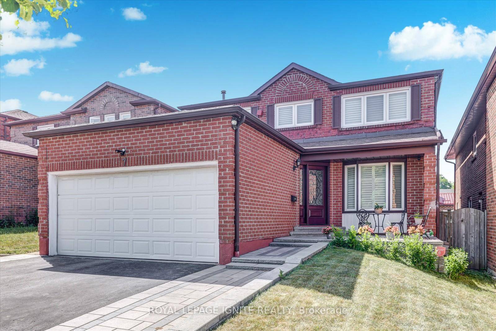 A Perfect Blend of Comfort amp ; Convenience by Morningside amp ; Finch Neighborhood !