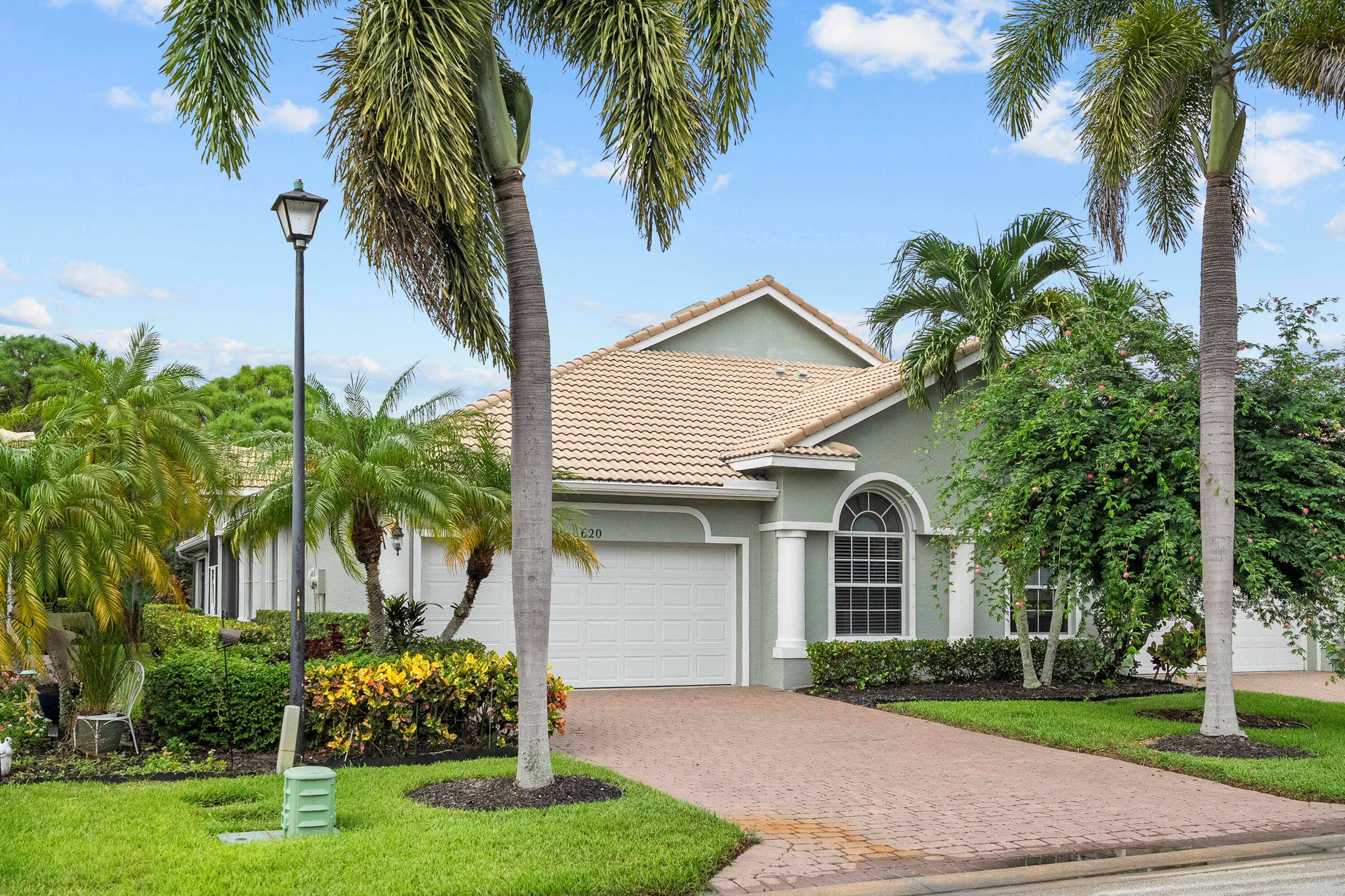 Welcome to your Personal Retreat in the heart of Jensen Beach Country Club, a highly sought after guard gated community known for its serene beauty and an abundance of amenities.