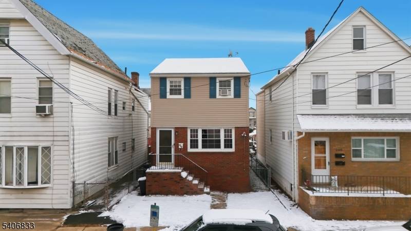 Charming 3 bedroom, 1 bath home for sale in Kearny, NJ ?