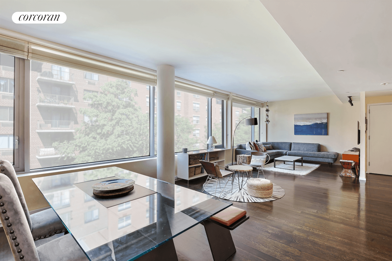 A Massive 2000 sqft 3 Bedroom 3 Bathroom House in One of The Most Desirable Award Winning Boutique Luxury Condominium Buildings in Prime Midtown !
