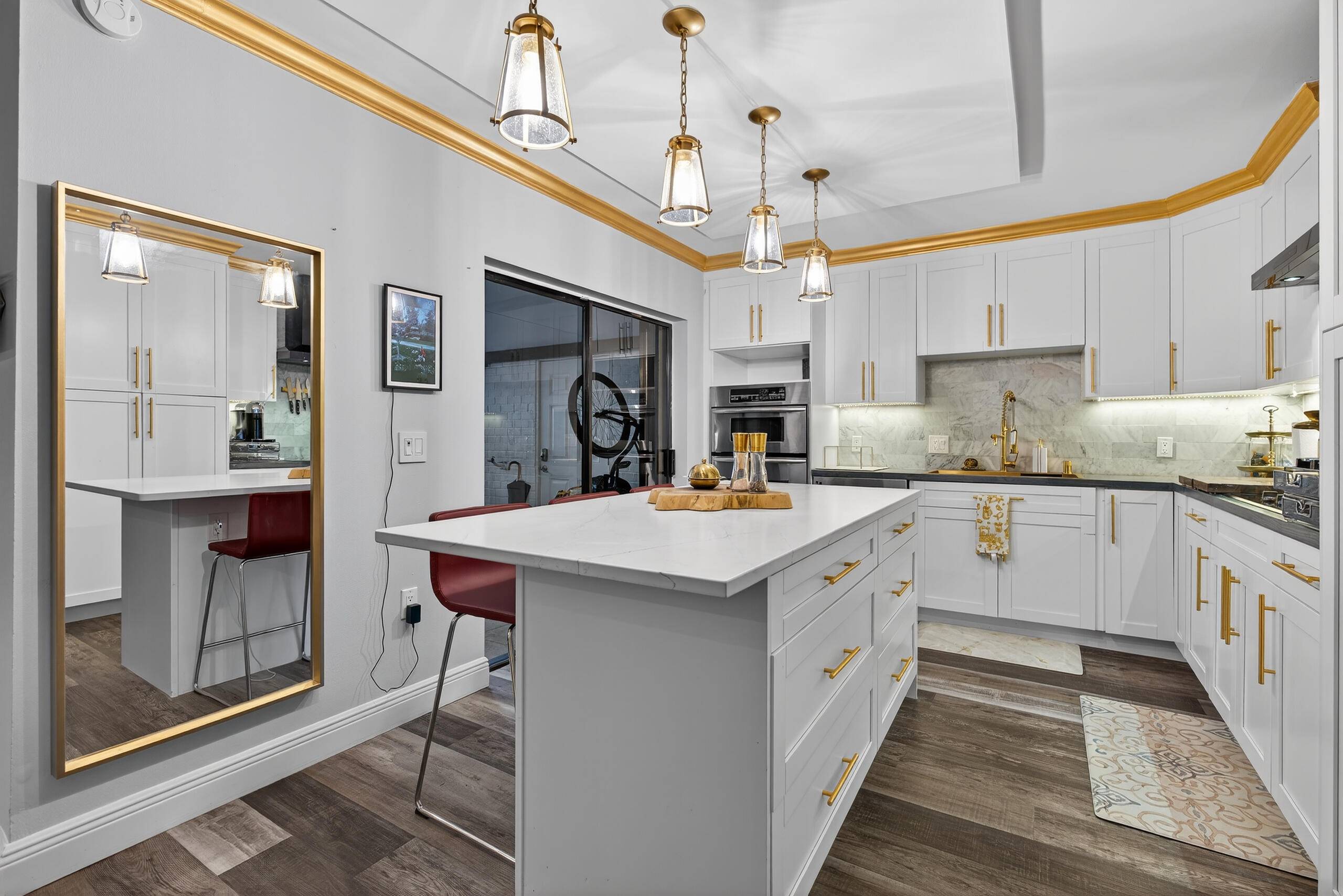 Gorgeous golf lake view 2 bed, 2.