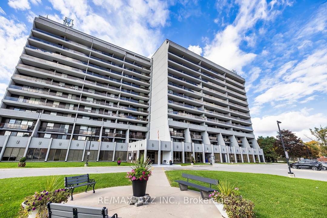 Welcome to 92 Church St S Penthouse 4, in Ajax.