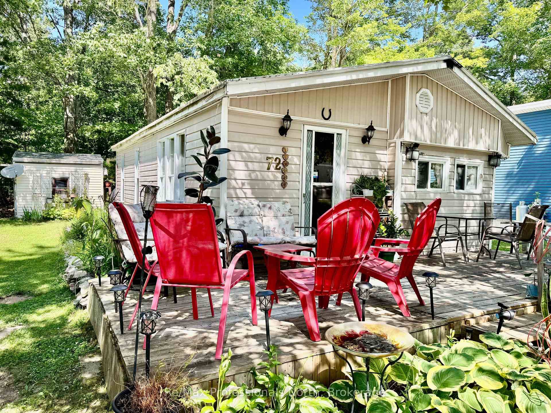Private and peaceful 1 Bedroom Retreat in Sunpark Beaver Ridges Estates.