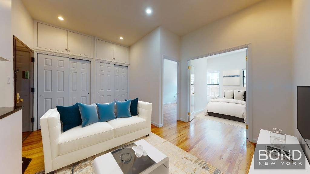 Massive 2 bedroom in the heart of East Village !
