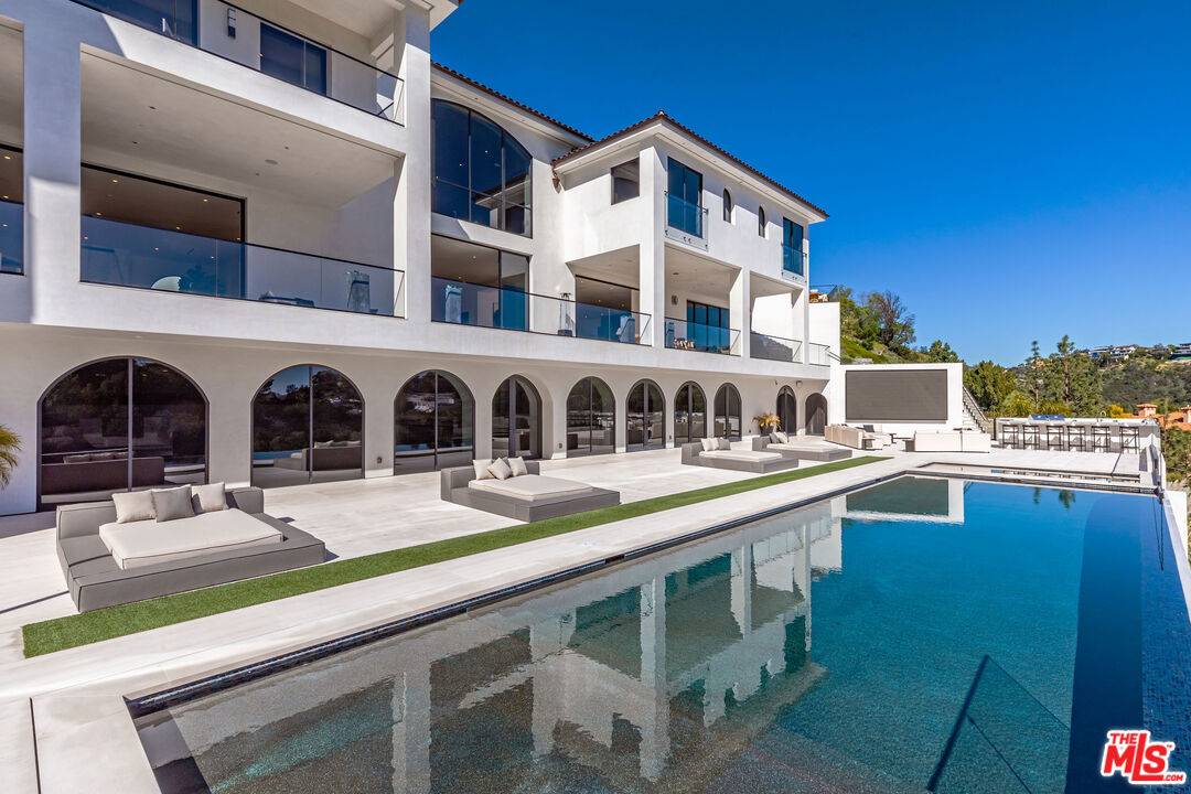 10697  Somma Way Bel Air LA