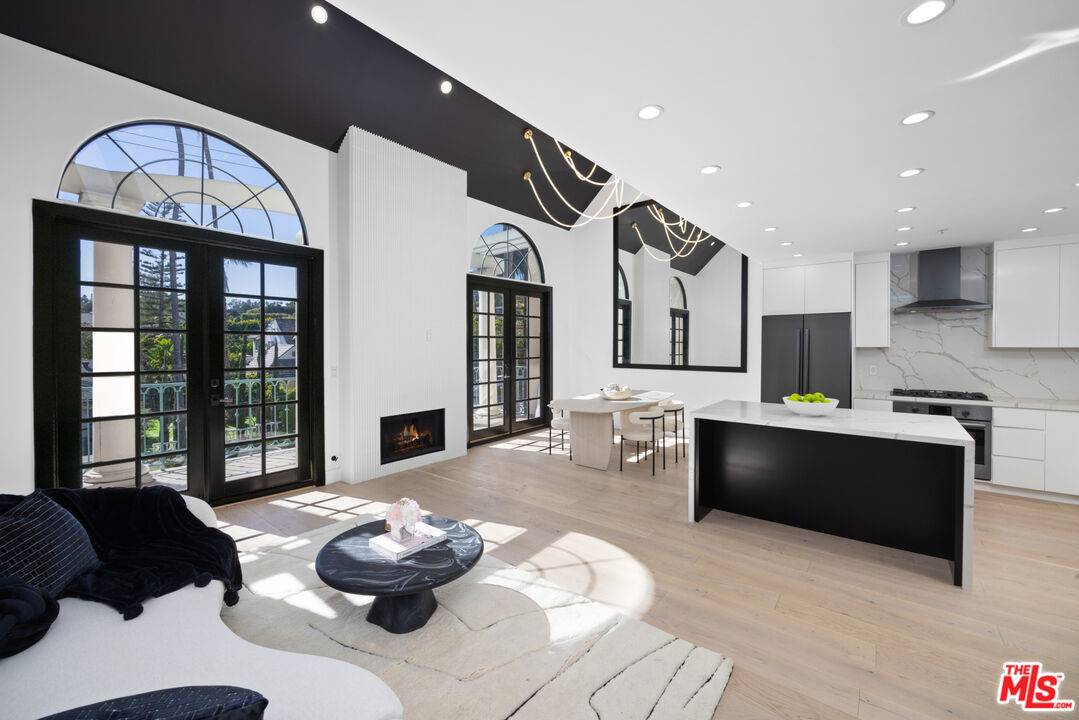 930 N Doheny Dr 3BR Sunset Strip La