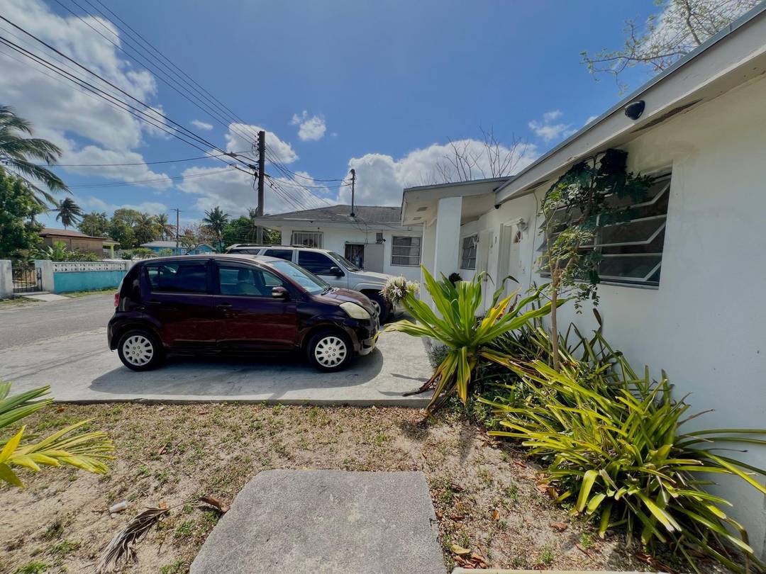 ADDERLEY'S TERRACE Triplex New-Providence