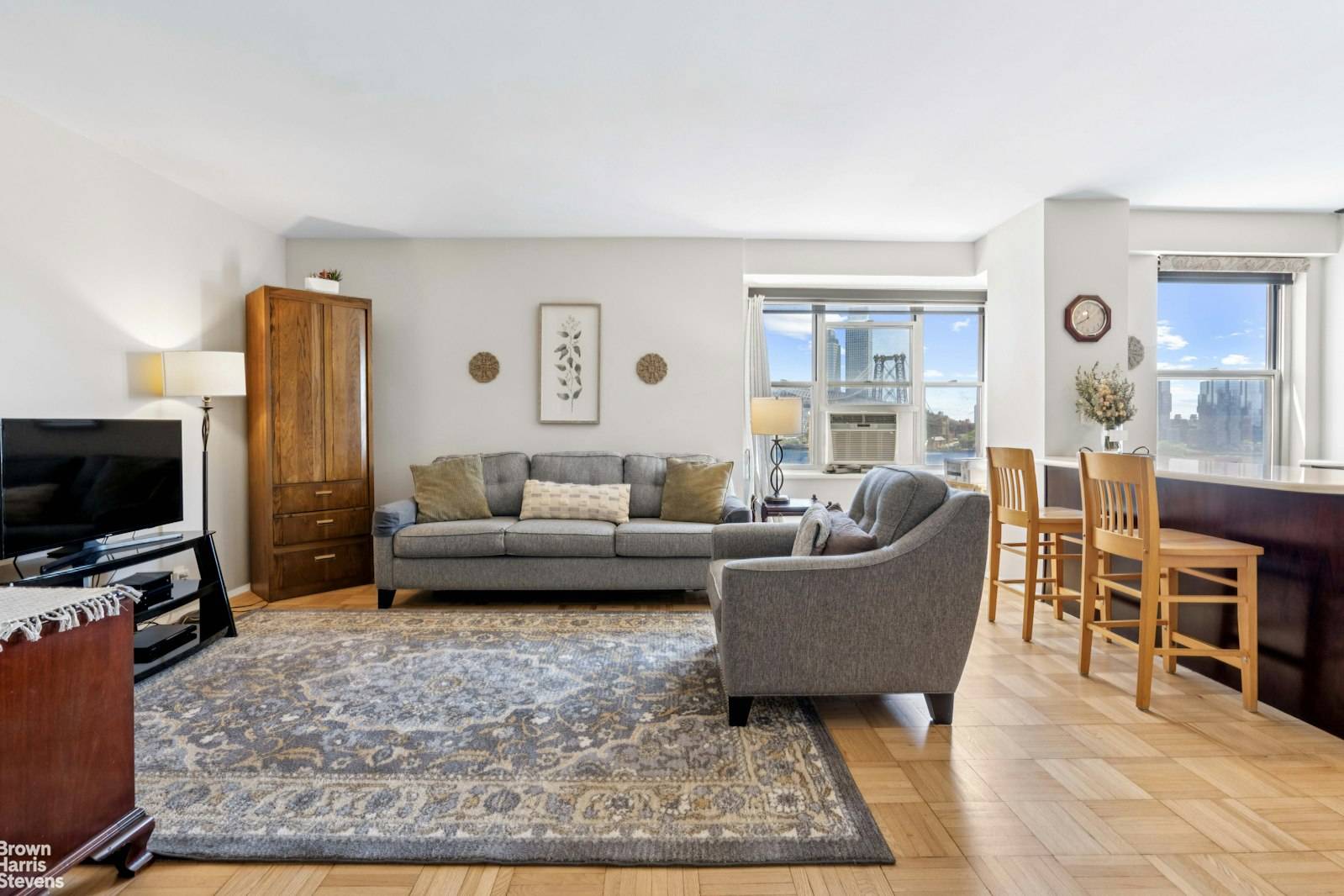 Move right in to this nicely appointed 1BR !
