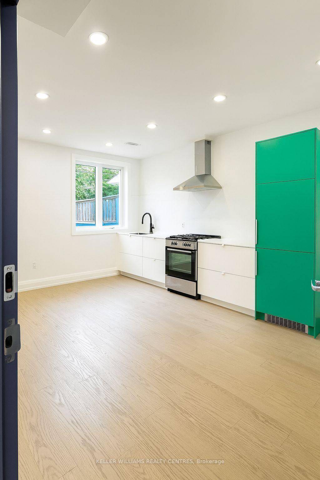 Welcome to 2034 Danforth Ave !