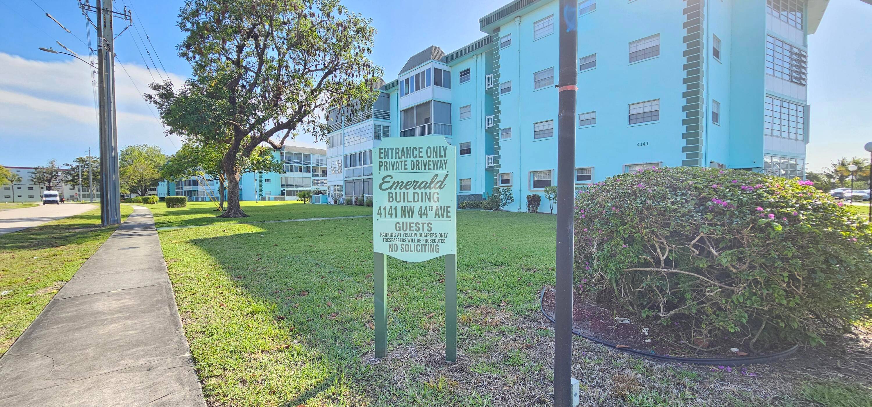 This Bright and Newly Renovated 2 2 Condo is MOVE IN READY.