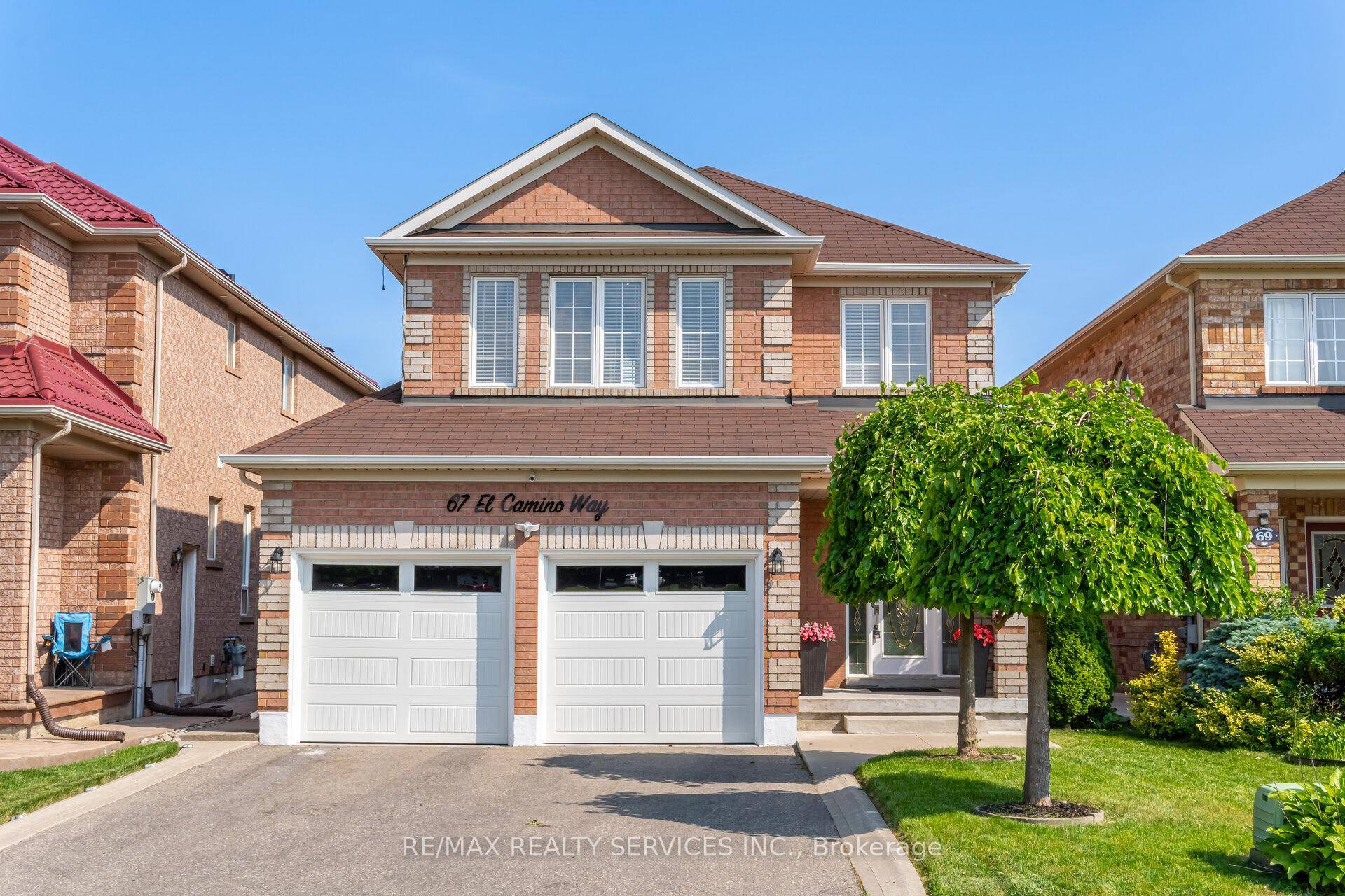 Stunning 4 Bedroom Detached Home in Prime Fletchers Meadow Location !