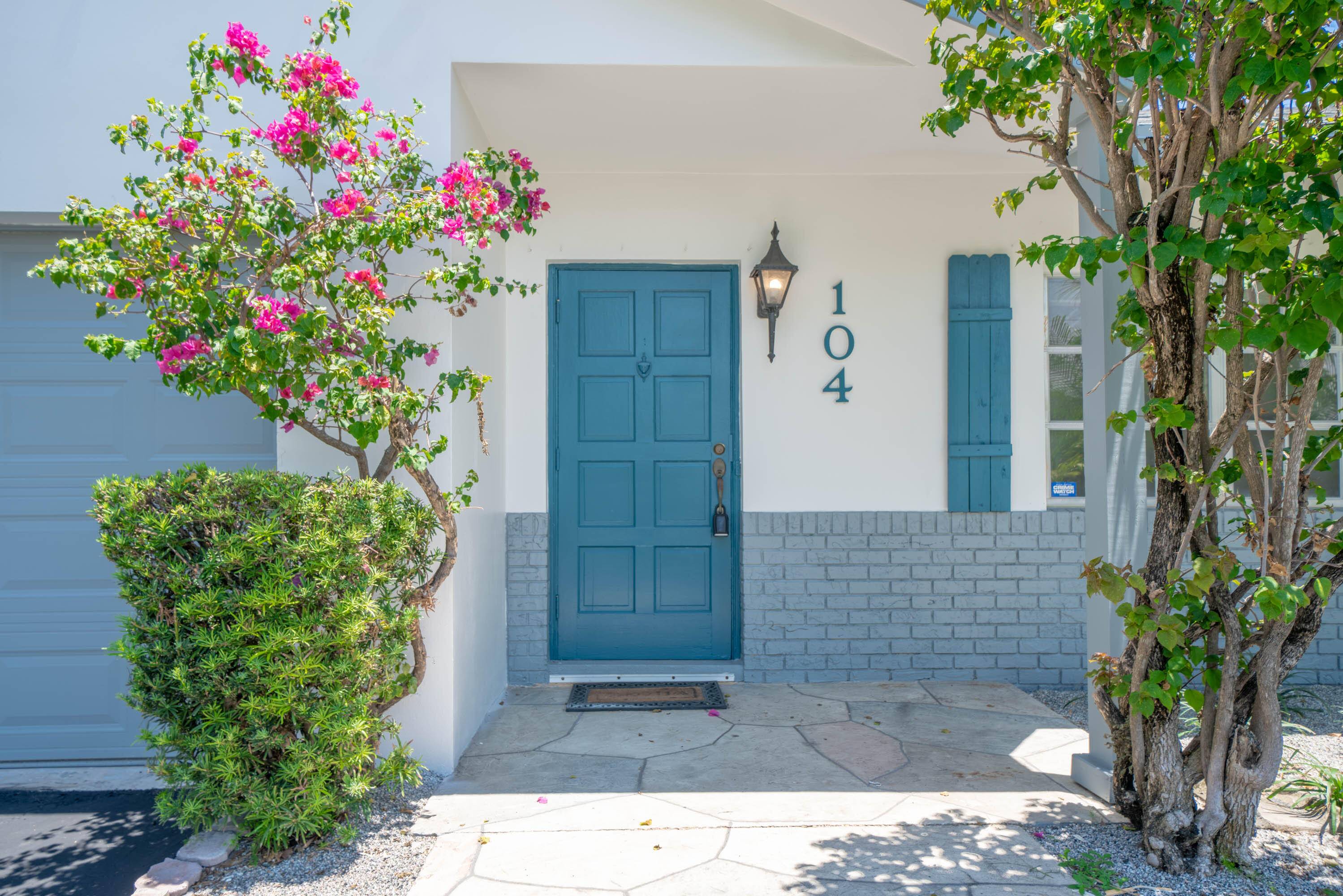 Discover your dream home in the vibrant heart of Boca Raton.