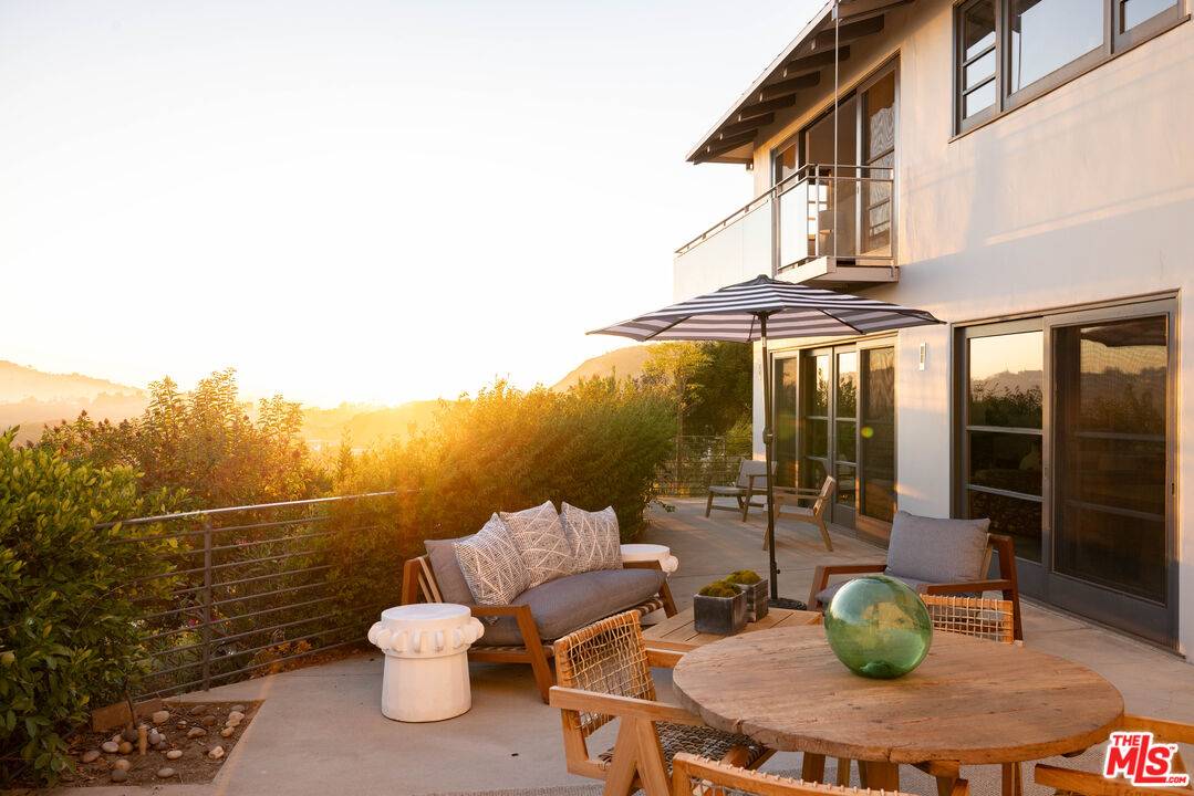 6300   Mulholland Hwy 4BR Hollywood Hills East La