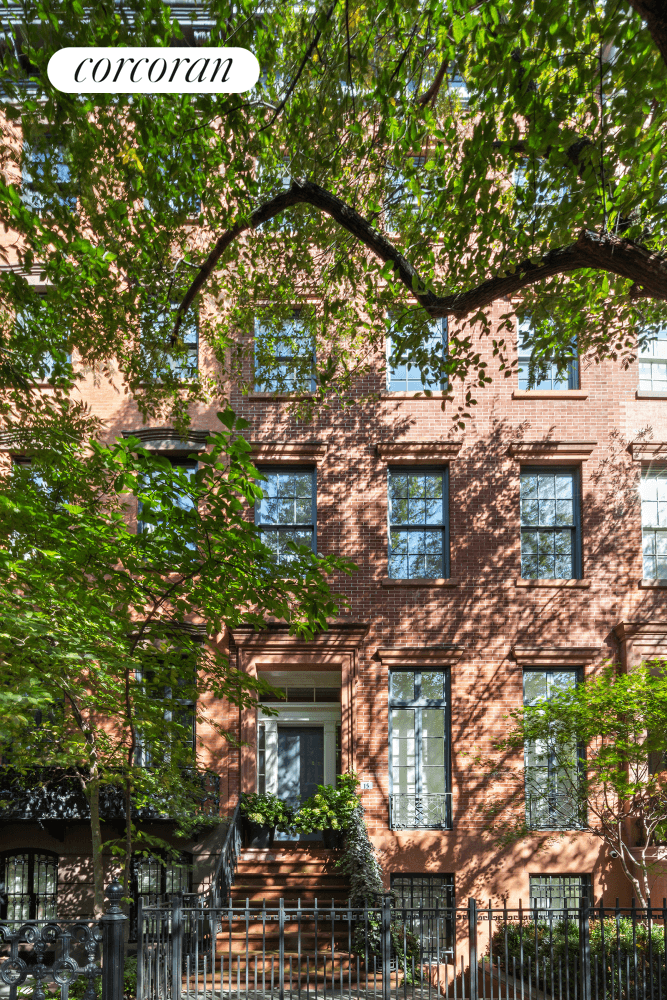 Built in 1910, 15 Bank is a 22 foot wide, 6, 000 square foot elevatored 5 bedroom single family townhouse with a large, beautifully landscaped garden.