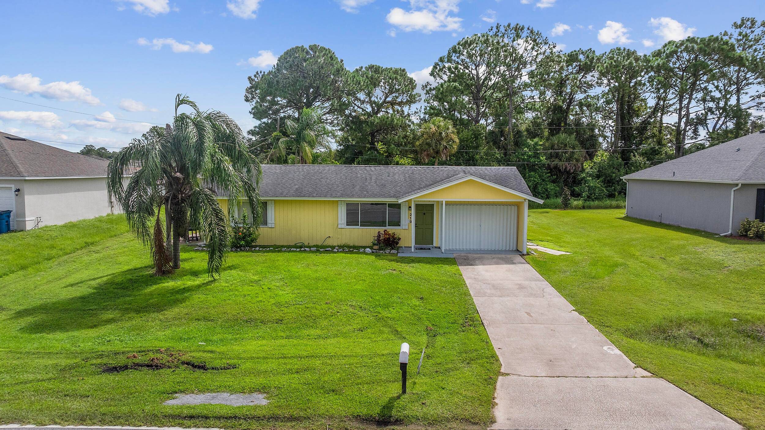 219 Eldron Boulevard SE, Palm Bay, FL 32909 This 2 bedroom WITH EXTRA DEN SPACE, 1 bathroom single family home offers 1, 098 square feet of living space on a ...