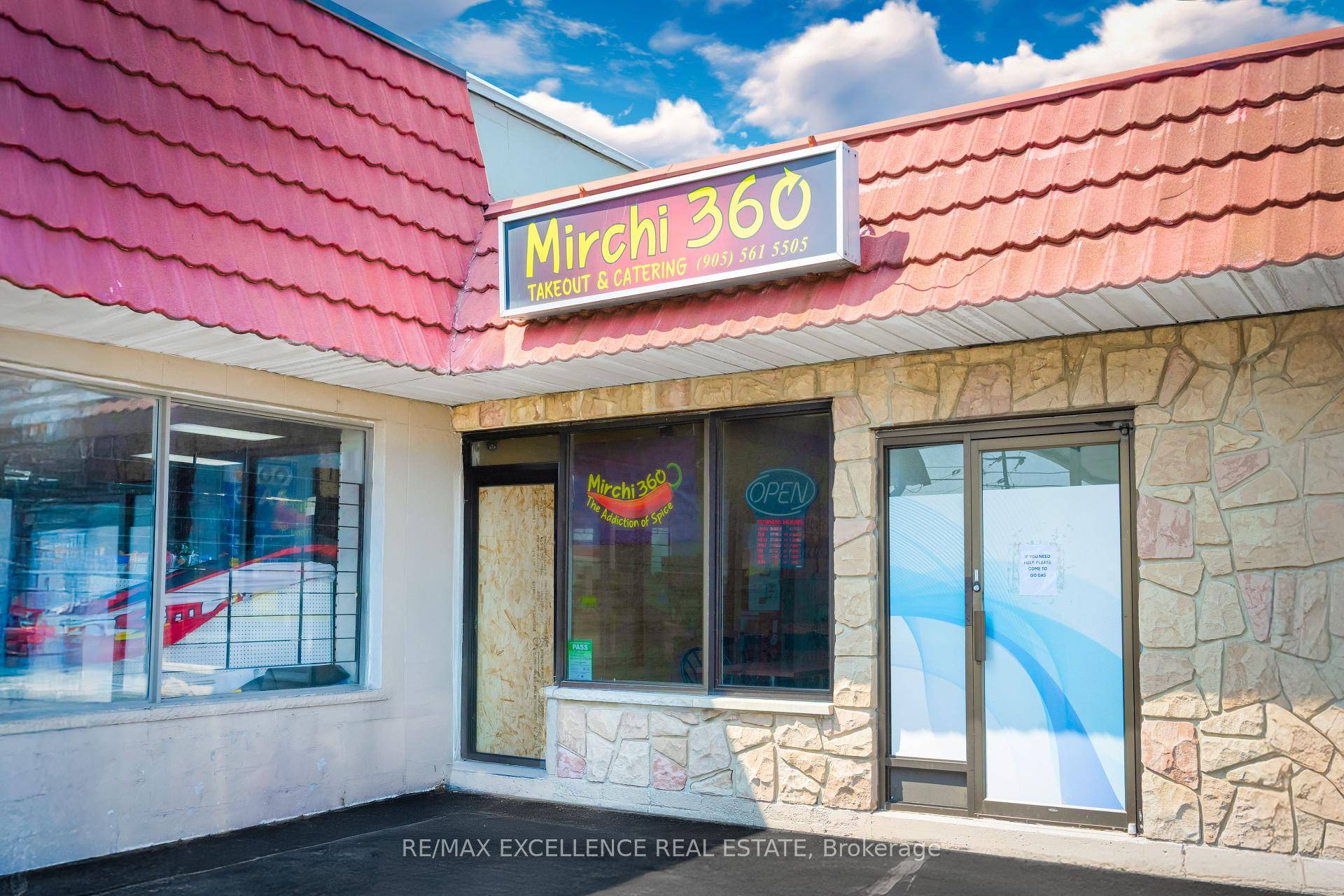 Business for sale ! A thriving South Asian takeout and delivery restaurant is now available in a high traffic area of Hamilton.