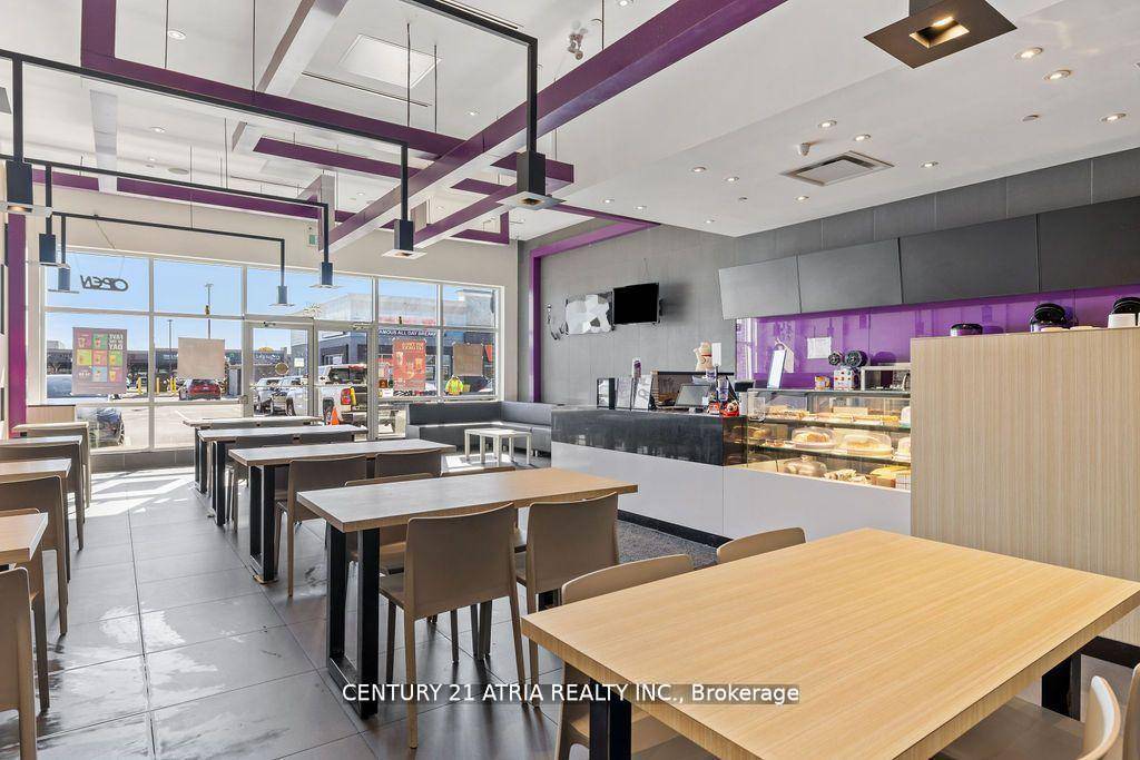 Seize the opportunity to own a thriving, globally recognised bubble tea franchise in one of Windsor's best food plazas !