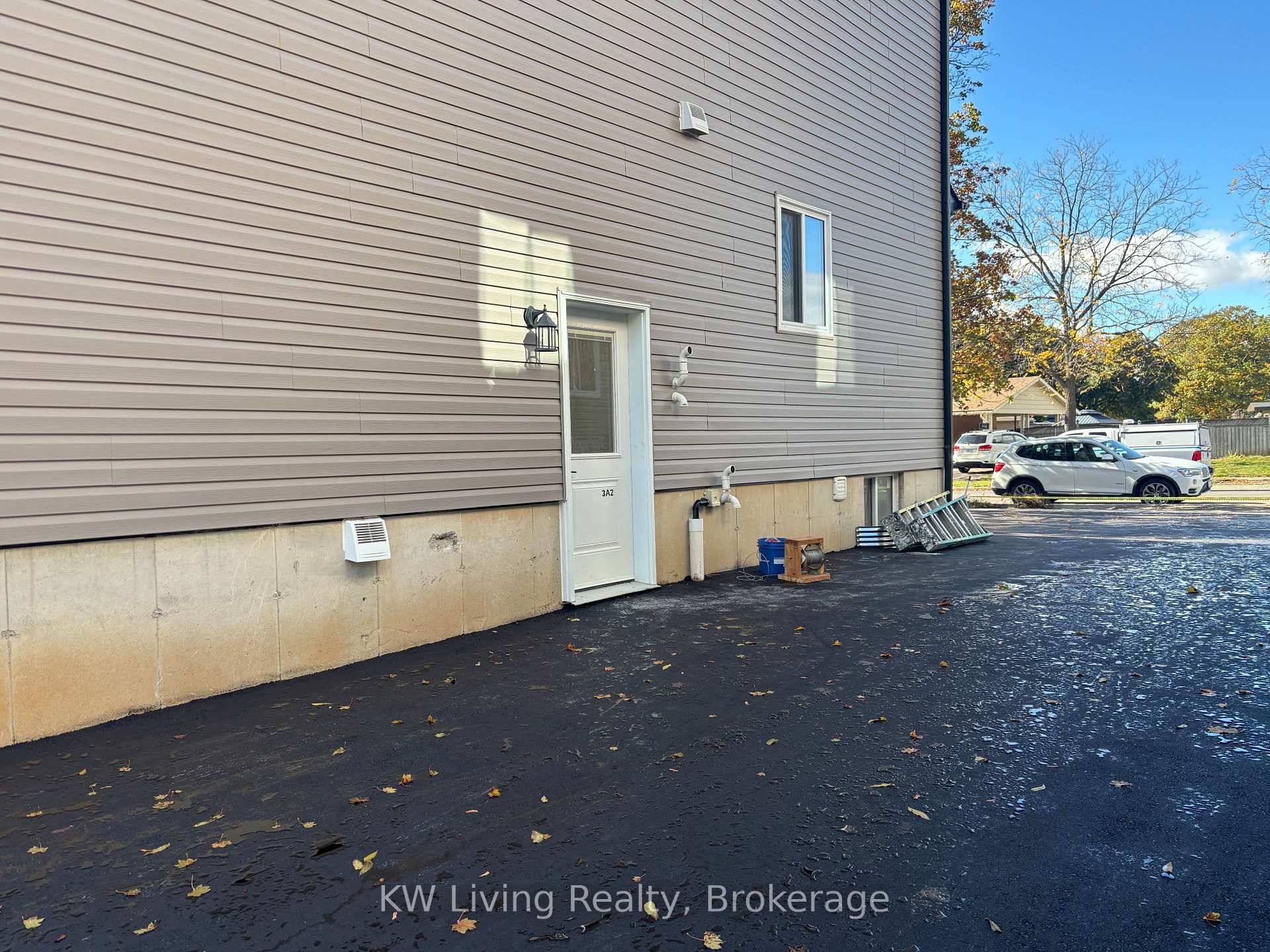 Brand New ! Completely Seprate Entrance, 2 Bedrooms and 1.