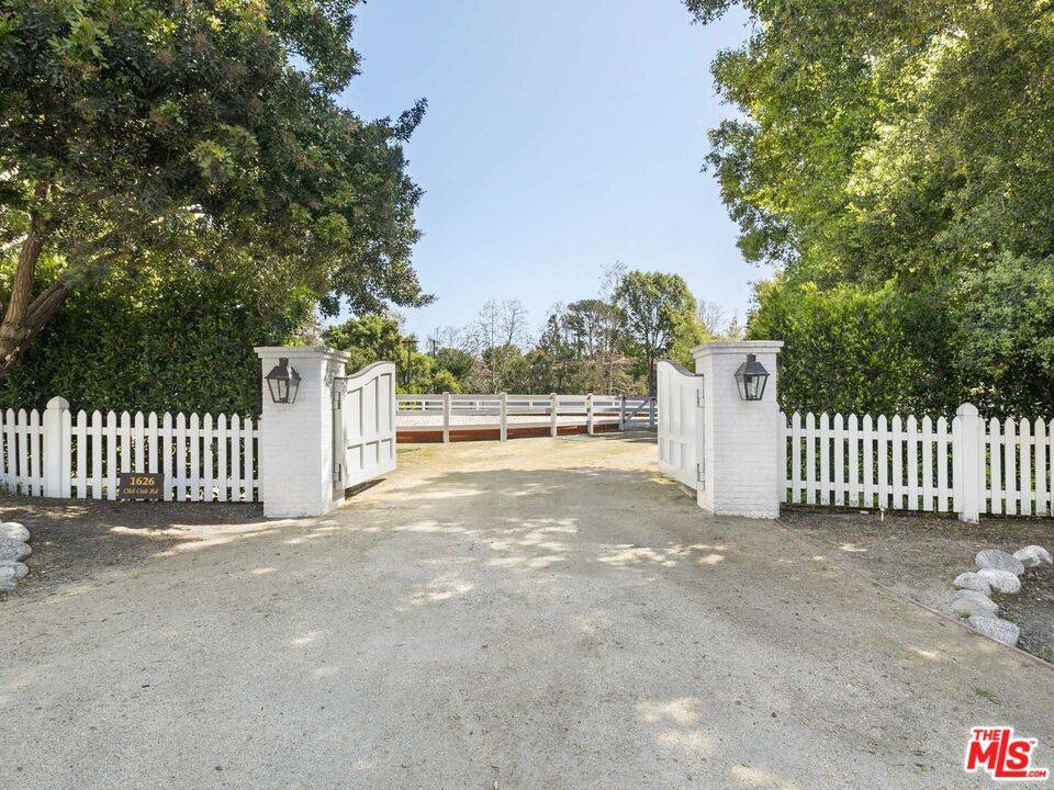 1626   Old Oak Rd Bel Air LA