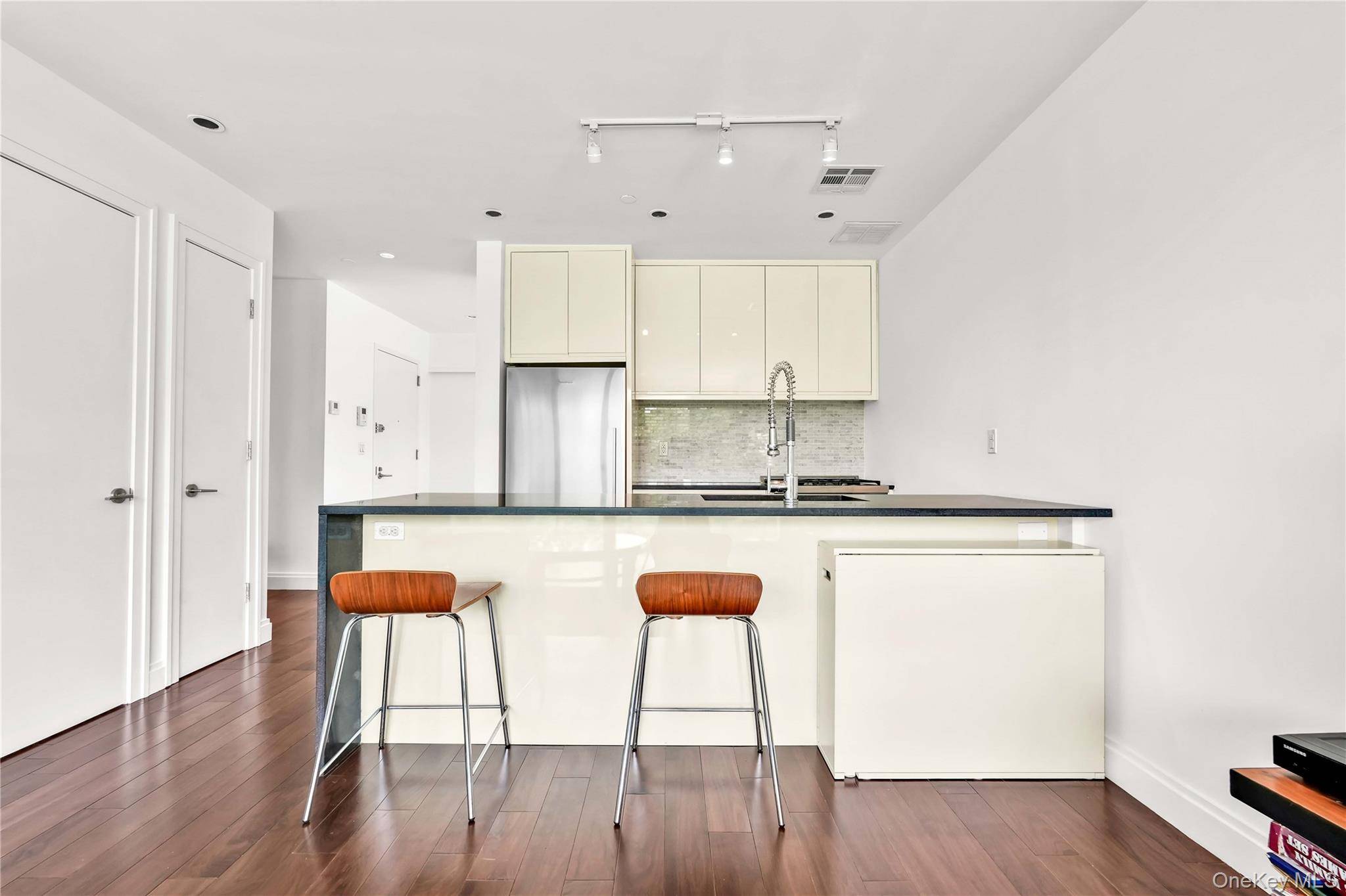 The Best of Brooklyn Living 185 Ocean Avenue, Prospect Lefferts Gardens Perfectly situated directly across from Prospect Park, 185 Ocean Avenue stands as the only new development condominium on the ...