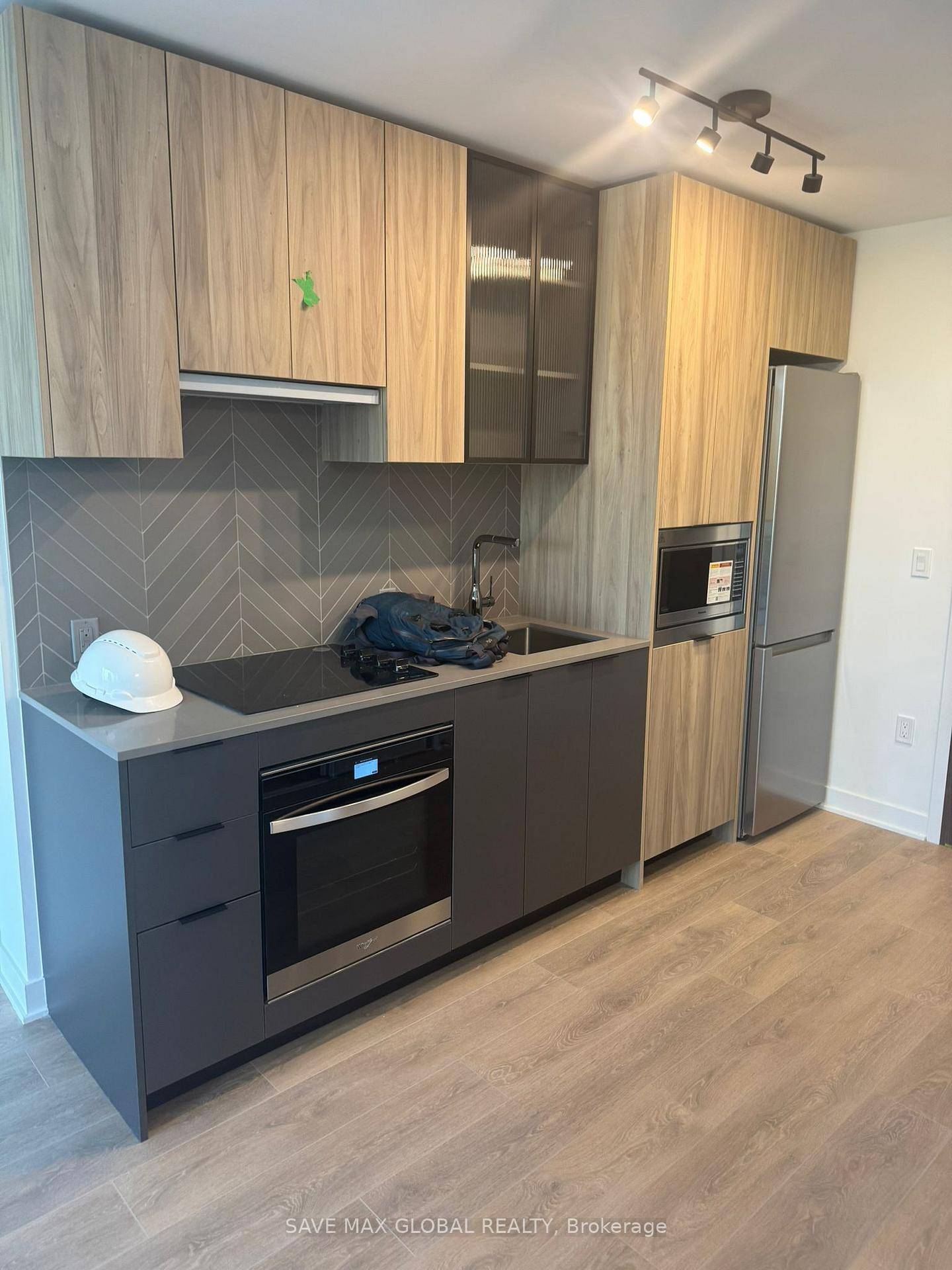 Brand new 1 bedroom condo crafted by RioCan Living in the modern 10 storey West Tower.