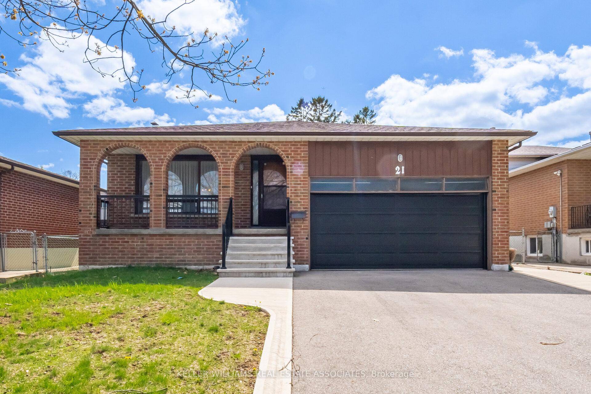 Im excited to introduce you to a rare find in Bramptons desirable Central Park neighbourhood 21 Malcolm Cres, a spacious and well maintained 5 level back split, proudly owned by ...