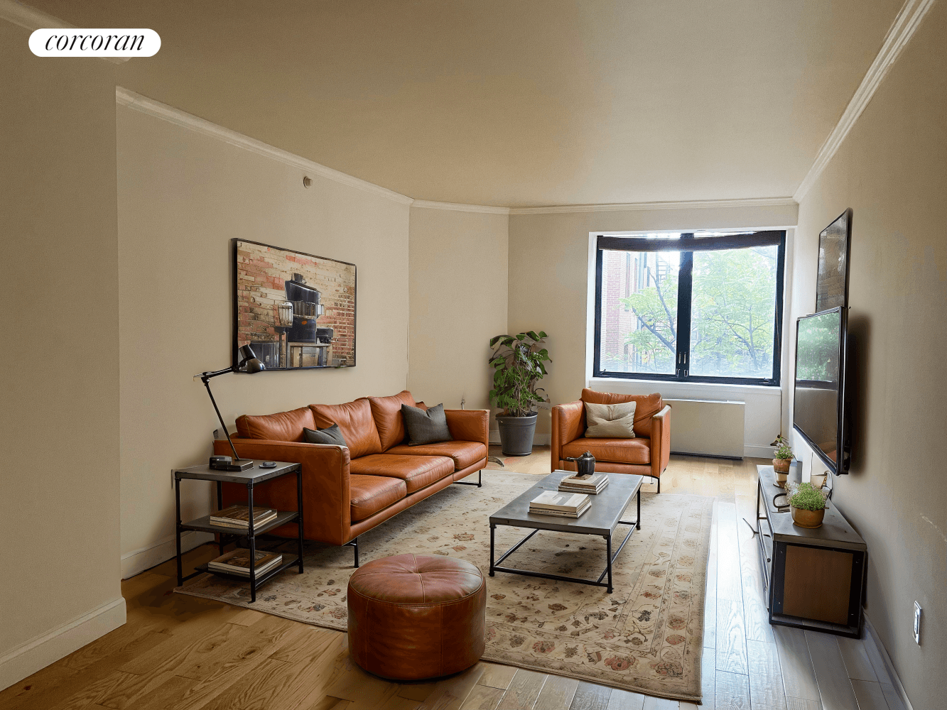 New Exclusive ! Welcome to this sprawling 2 bedroom 2 bathroom home located at The Lenox condominium in Central Harlem !
