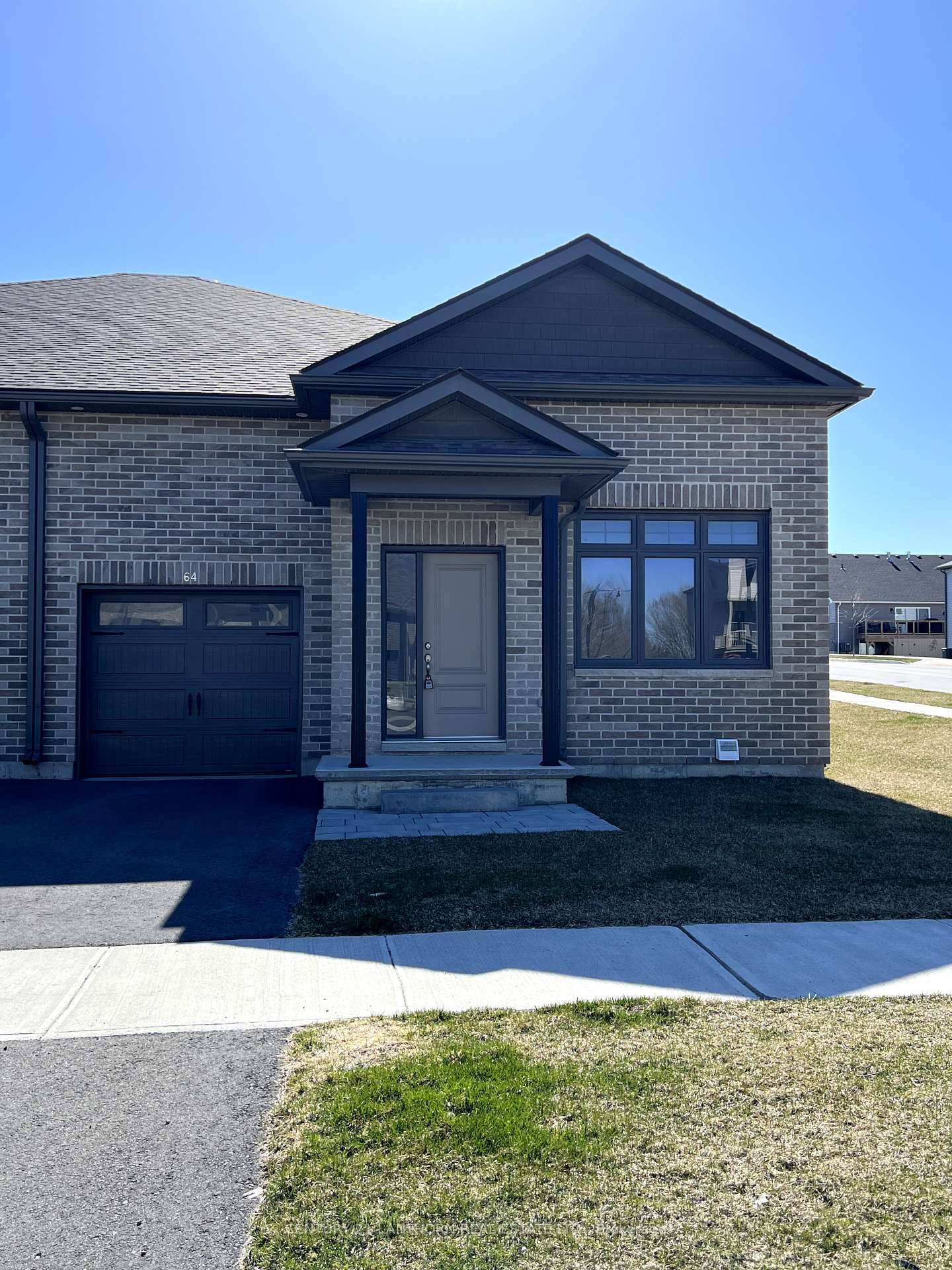 Spacious bungalow living in a premium model for the area with a finished basement.