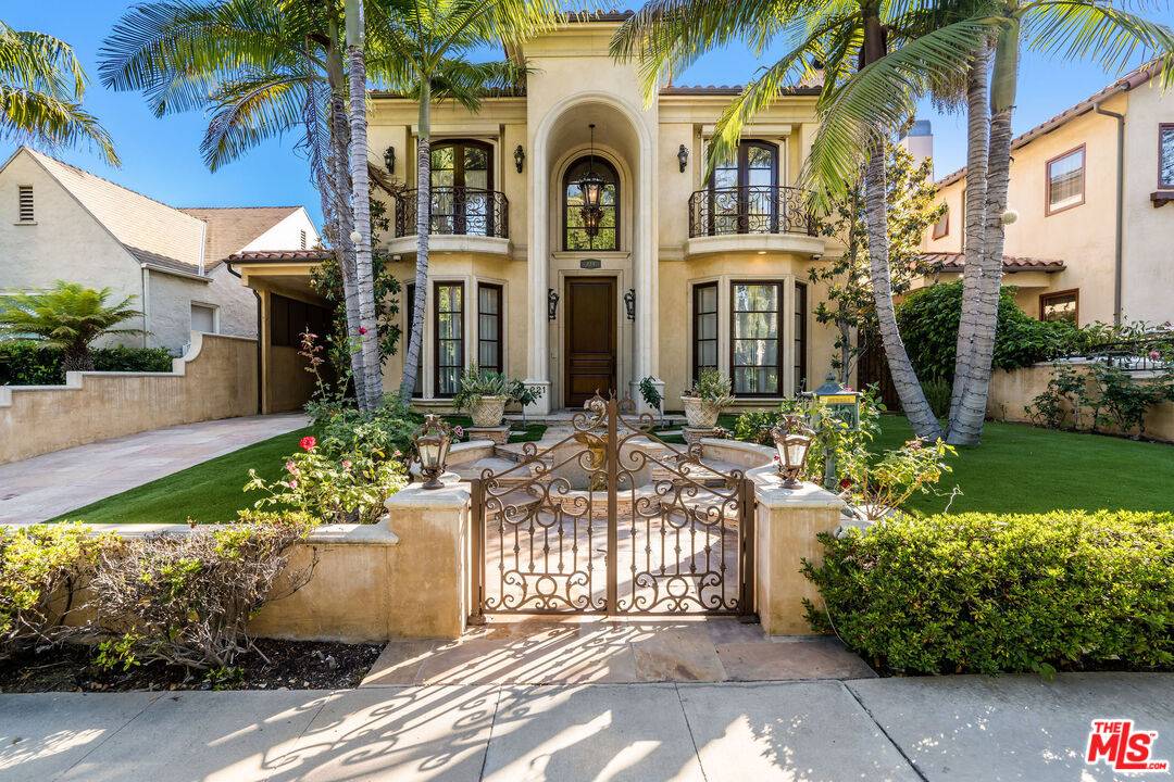 221  N REXFORD DR Beverly Hills Flats LA