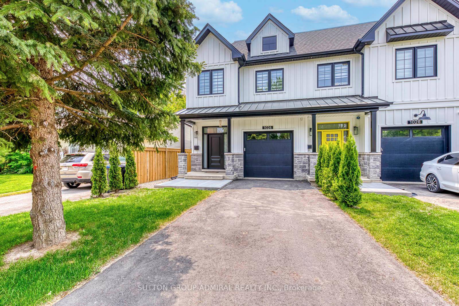 Immaculate Port Credit 2 Year New Custom Home Featuring Gorgeous Finishes, Colour Scheme, Custom Cabinetry and Built Ins !