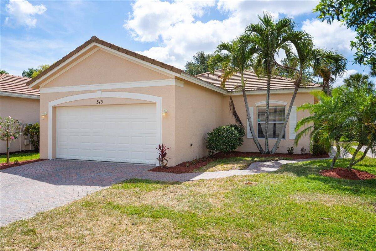 Spacious 3 bedroom, 2 bath home in the desirable and convenient Lake Forest Pointe in St.