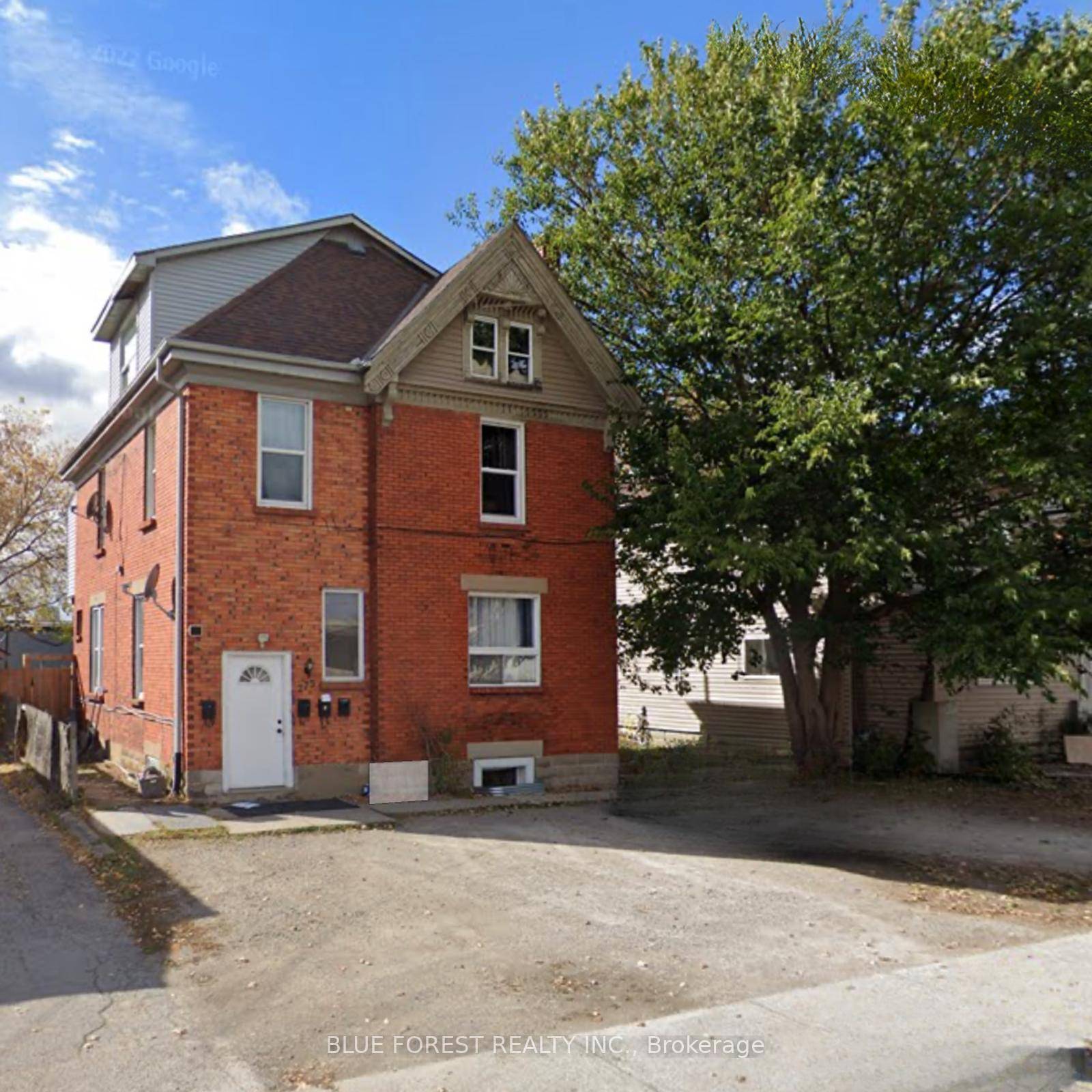 Opportunity knocks at 275 William St.