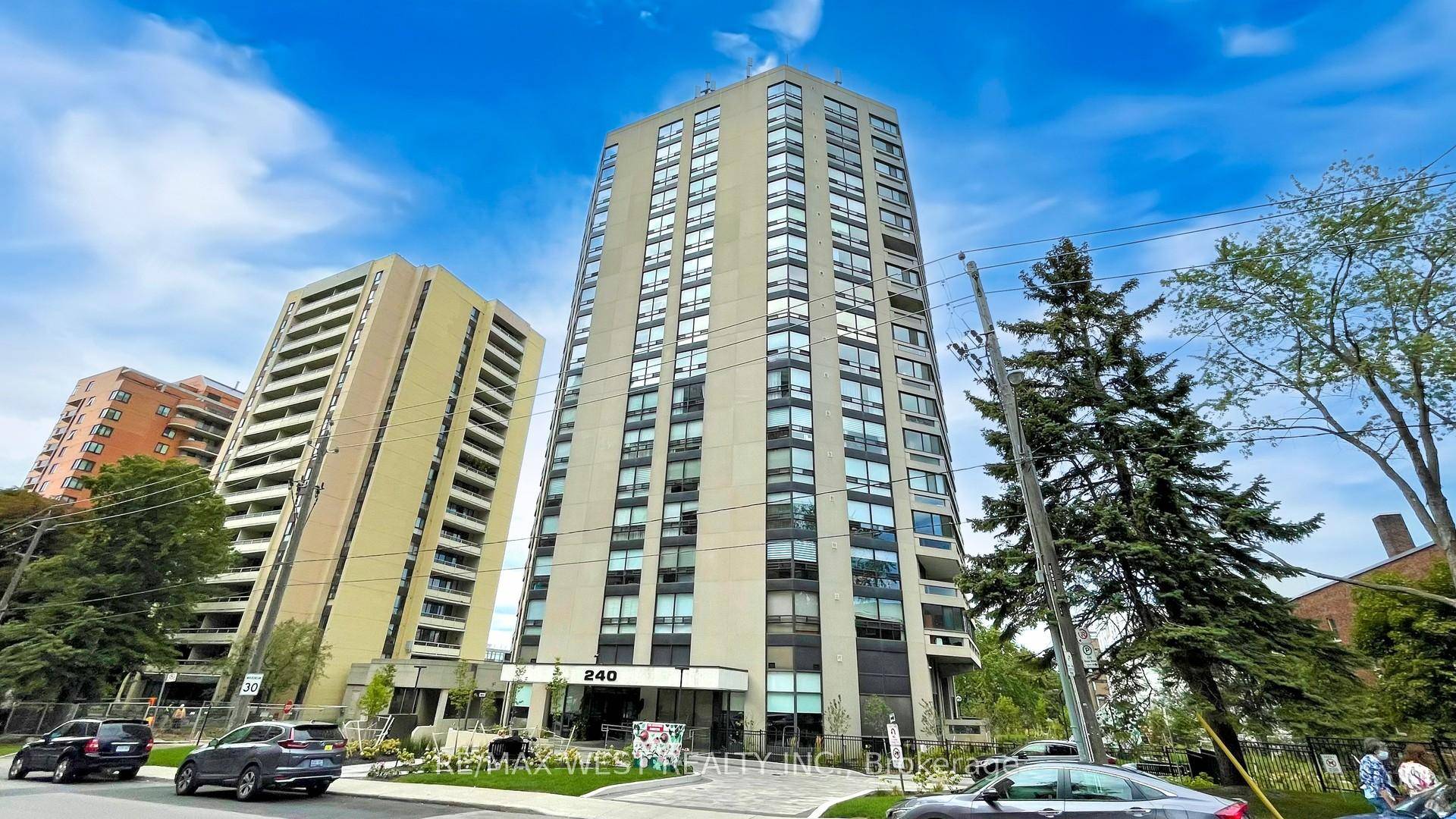 Luxury Boutique Living At The 240 Heath With First Class Services In Toronto's Prestigious Forest Hill.