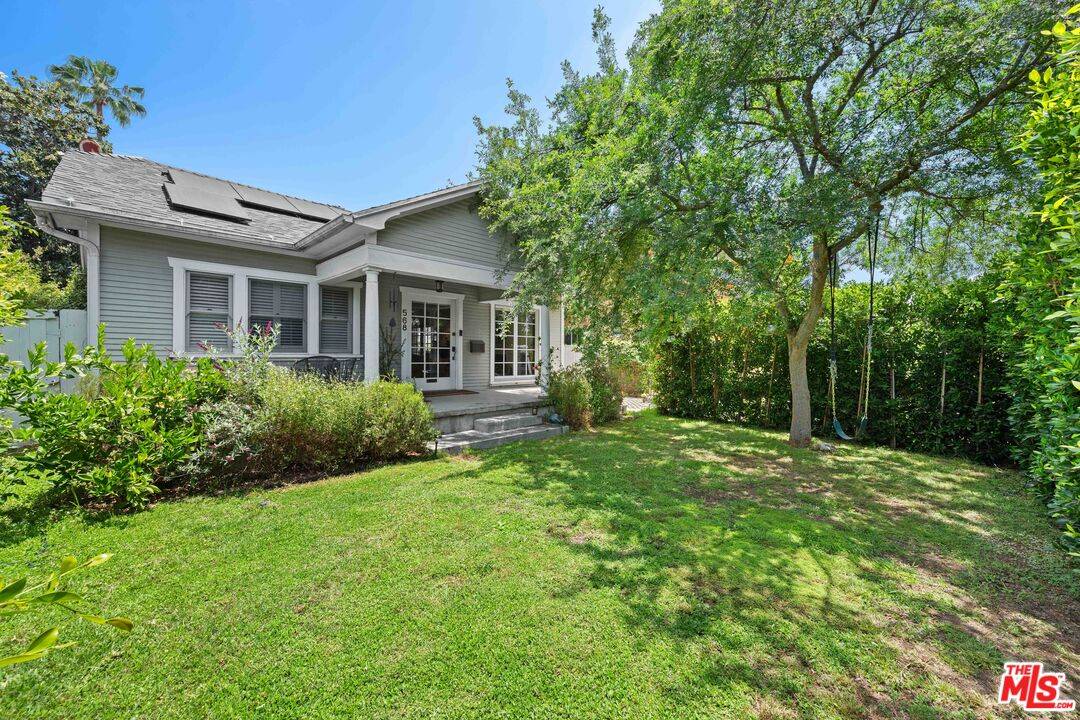 568  N Gower St 3BR Mid Wilshire La