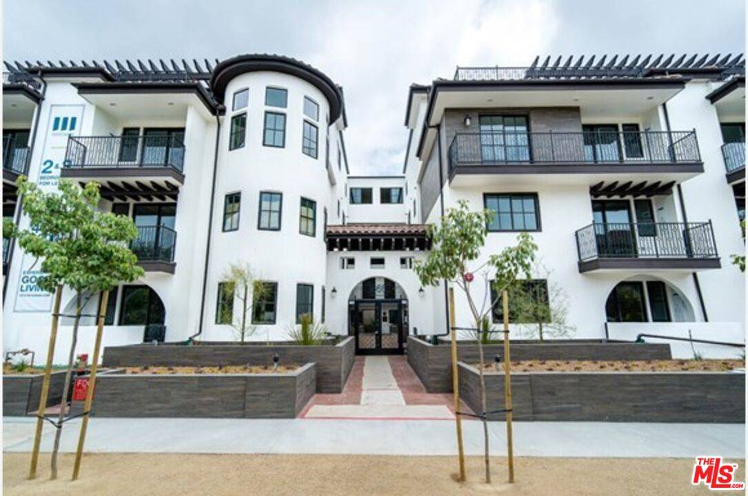 1868 Kelton Ave 3BR La