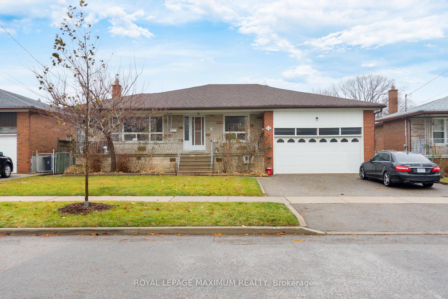 Looking for an A Tenant This clean Huge 1515 Square Foot Spacious three bedroom two bathroom Bungalow Main Floor Only offers the perfect blend of comfort and convenience.