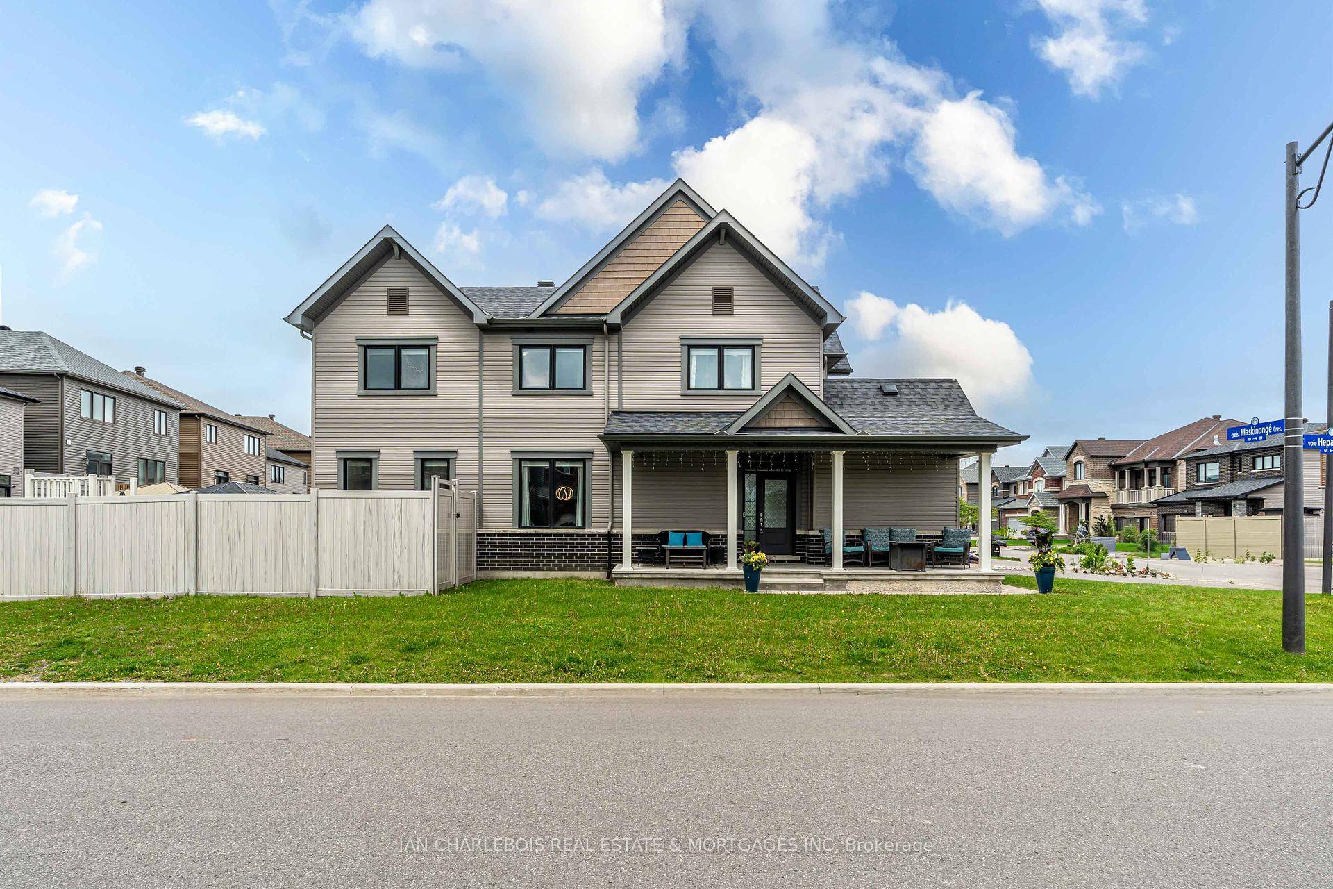 Beautifully upgraded and tech ready, this spacious home features 9' ceilings on the main floor, pot lights throughout, an open concept layout, and a large kitchen island with a central ...