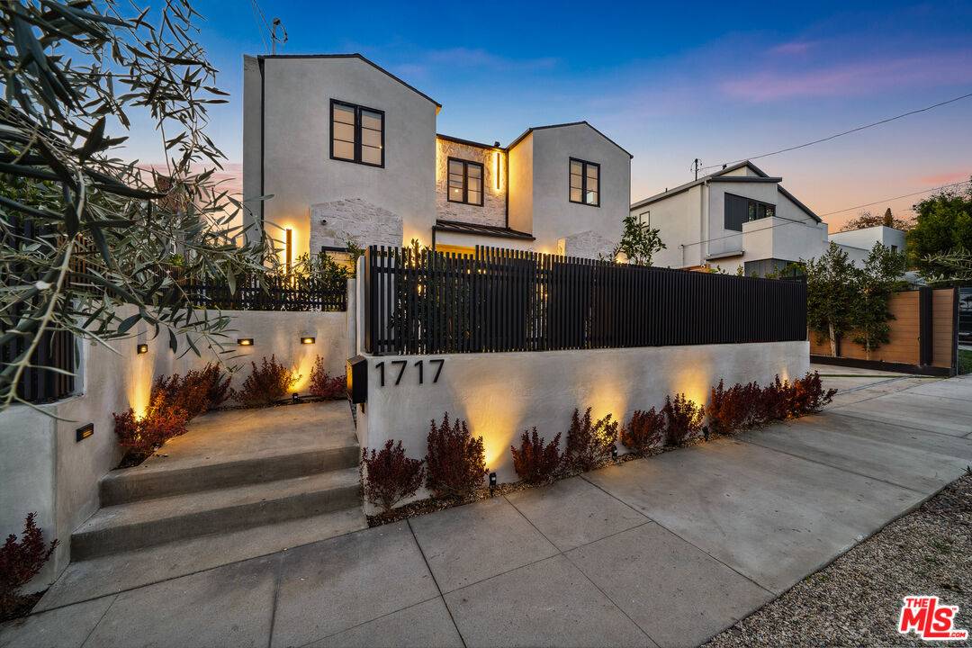 1717   Courtney Ave 5BR Hollywood Hills East La