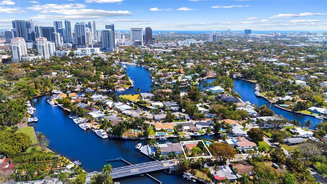 Spectacular and rare fully furnished waterfront opportunity !