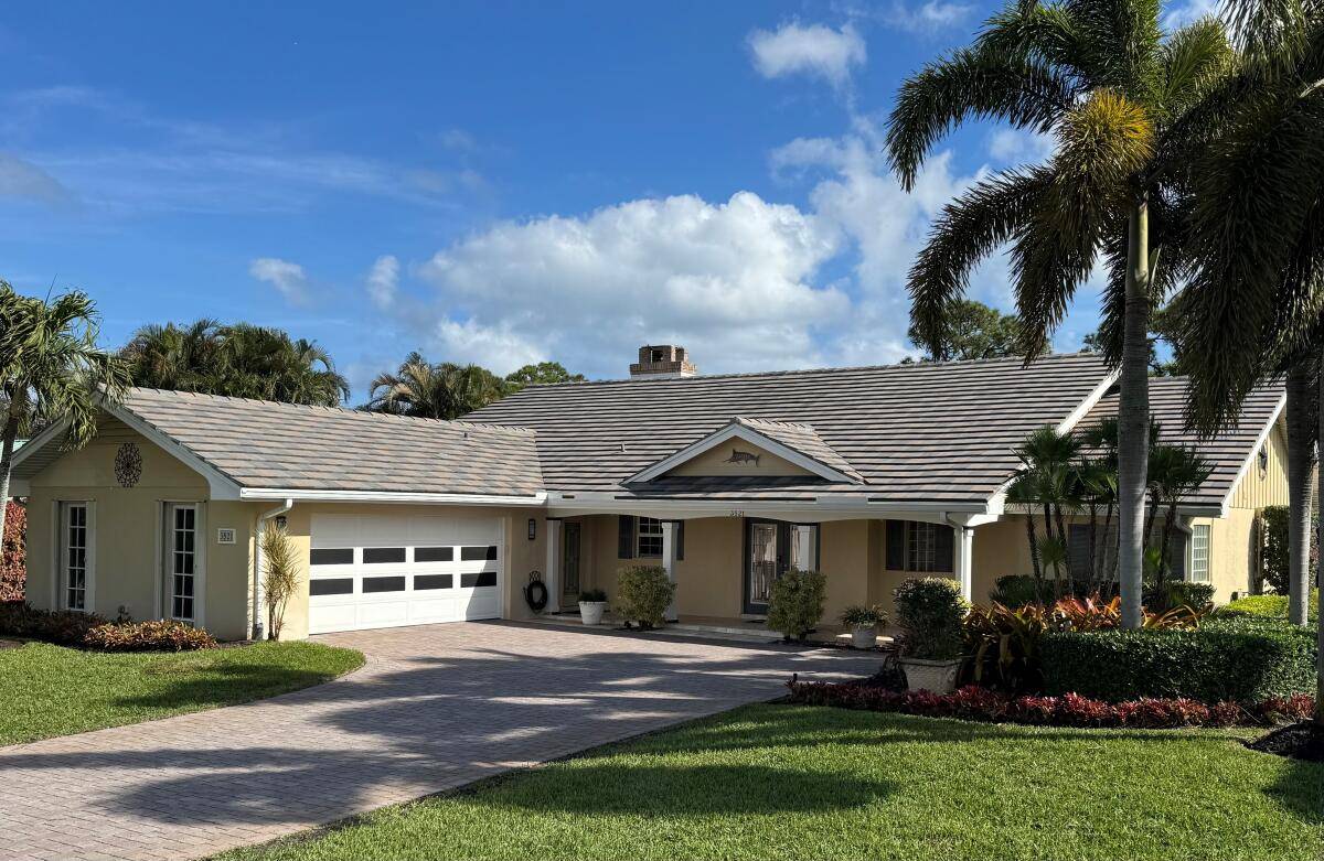 Remodeled in 2012 2024. Comes fully furnished stocked.